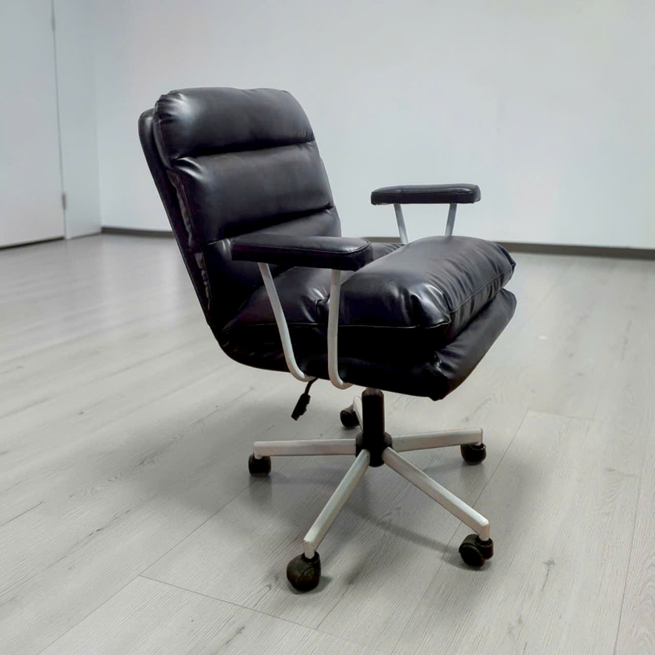 ghe van phong nho gon- ghe lam viec da pu hien dai - ghe lam viec chan xoay - Copy - Copy - Copy