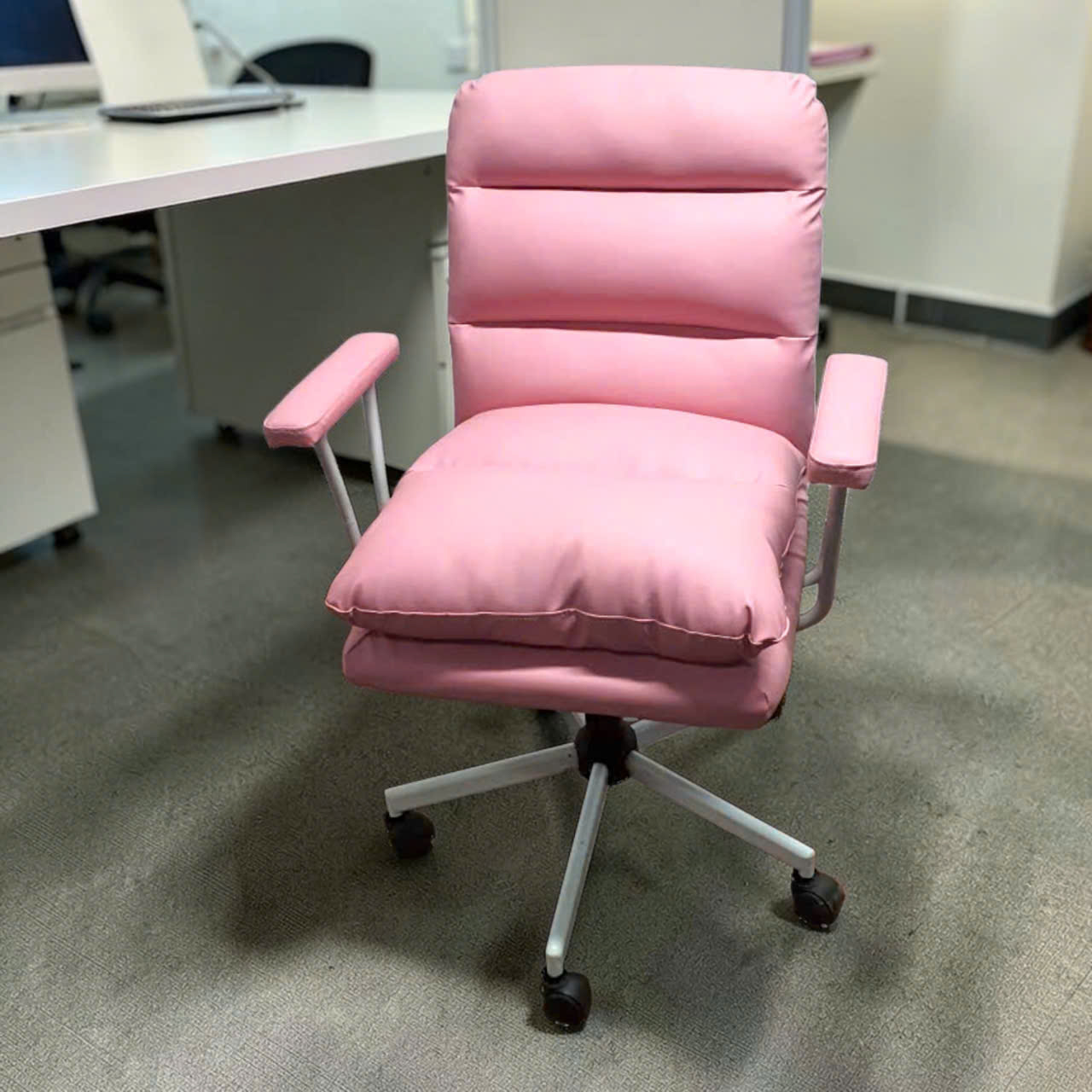 ghe van phong nho gon- ghe lam viec da pu hong hien dai - ghe lam viec chan xoay (11)