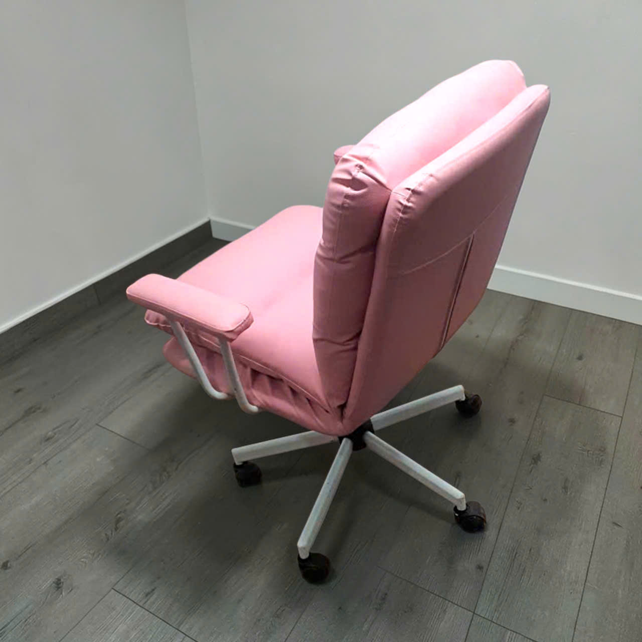 ghe van phong nho gon- ghe lam viec da pu hong hien dai - ghe lam viec chan xoay (4)