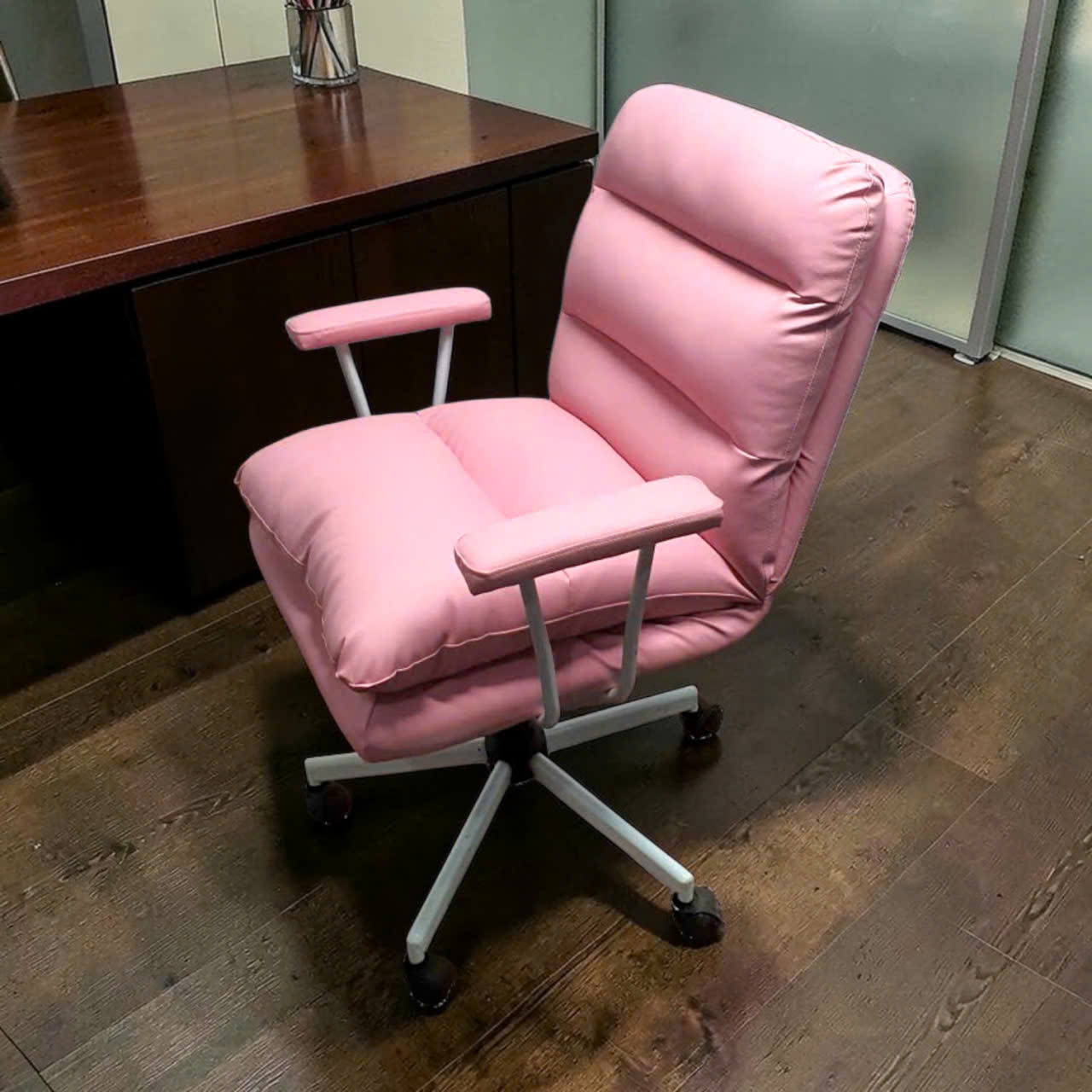 ghe van phong nho gon- ghe lam viec da pu hong hien dai - ghe lam viec chan xoay (7)